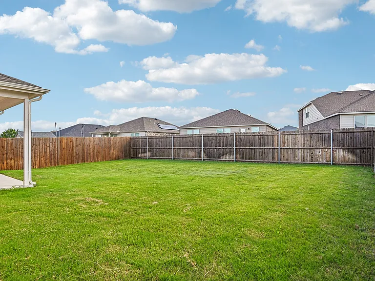 9121 Lookout Point — Photo 38