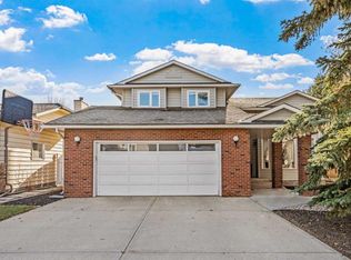 34 Sunhaven Line SE, Calgary, AB T2X 2M4