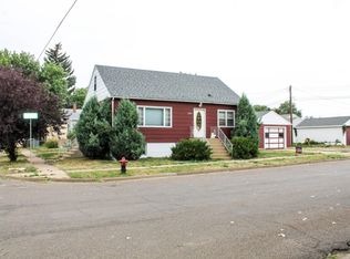 107 6th Ave E, Dickinson, ND 58601