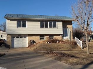 610 Walnut St, Burlington, IA 52601