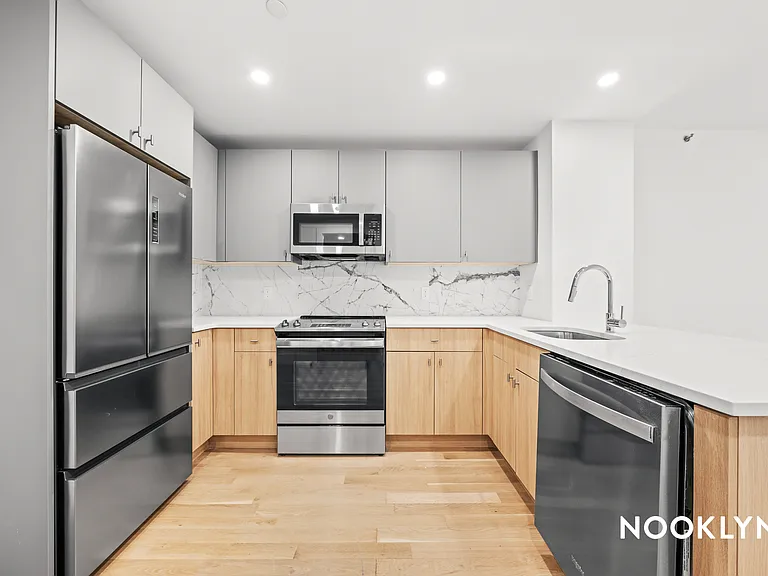 45 Lenox Rd #6A — Photo 4