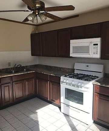 3rd image of 34W625 Elm Ct APT B