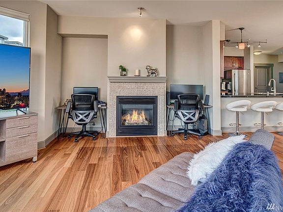 5th image of 1840 25th Ave NE APT 205