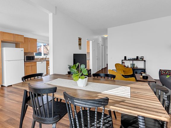 5th image of 2413 9th St NW #A