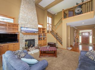 9989 Walnut Grove Ln N, Maple Grove, MN 55311
