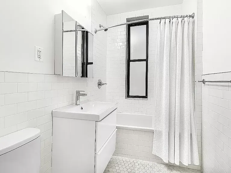 441 1st St #2L — Photo 6