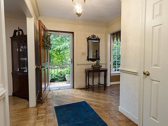 4th image of 3500 Wicklow Ln