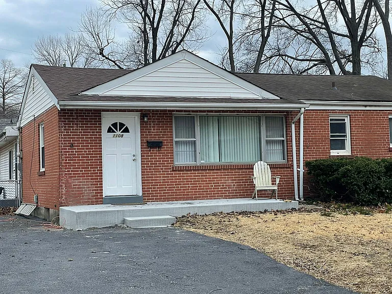 1108 E Linden Ave — Photo 1