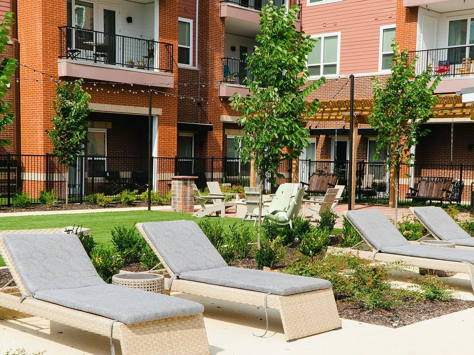 Uptown Terrace — Photo 2