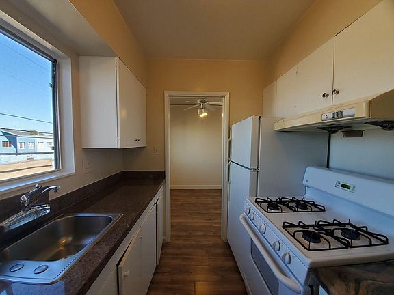 3rd image of 1108 Chula Vista Ave APT 5