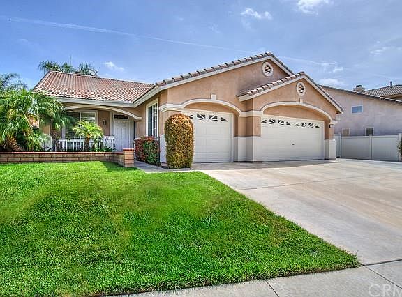 3rd image of 2183 Castle Rock Cir