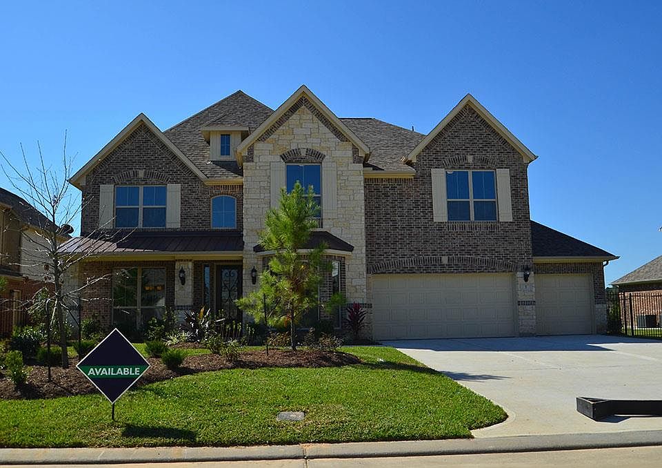 1st image of 7 Devon Dale Dr