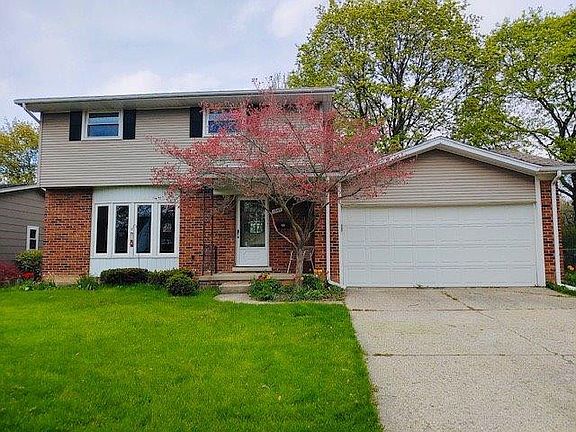 2nd image of 1345 Ravenwood St