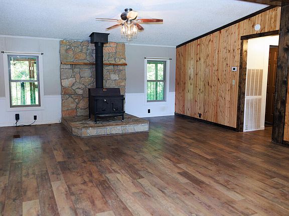 5th image of 2290 Hilham Hwy