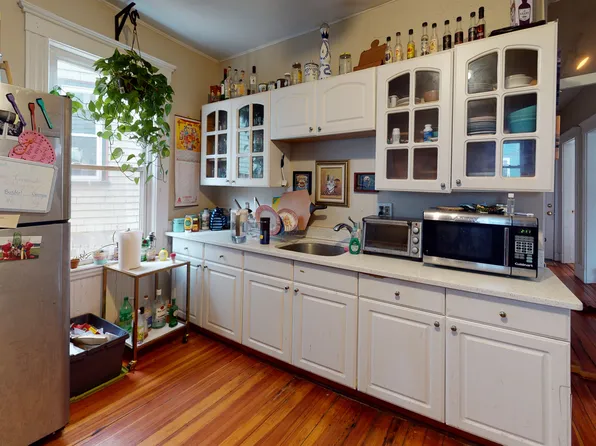 8 Olmstead St, Jamaica Plain, MA 02130