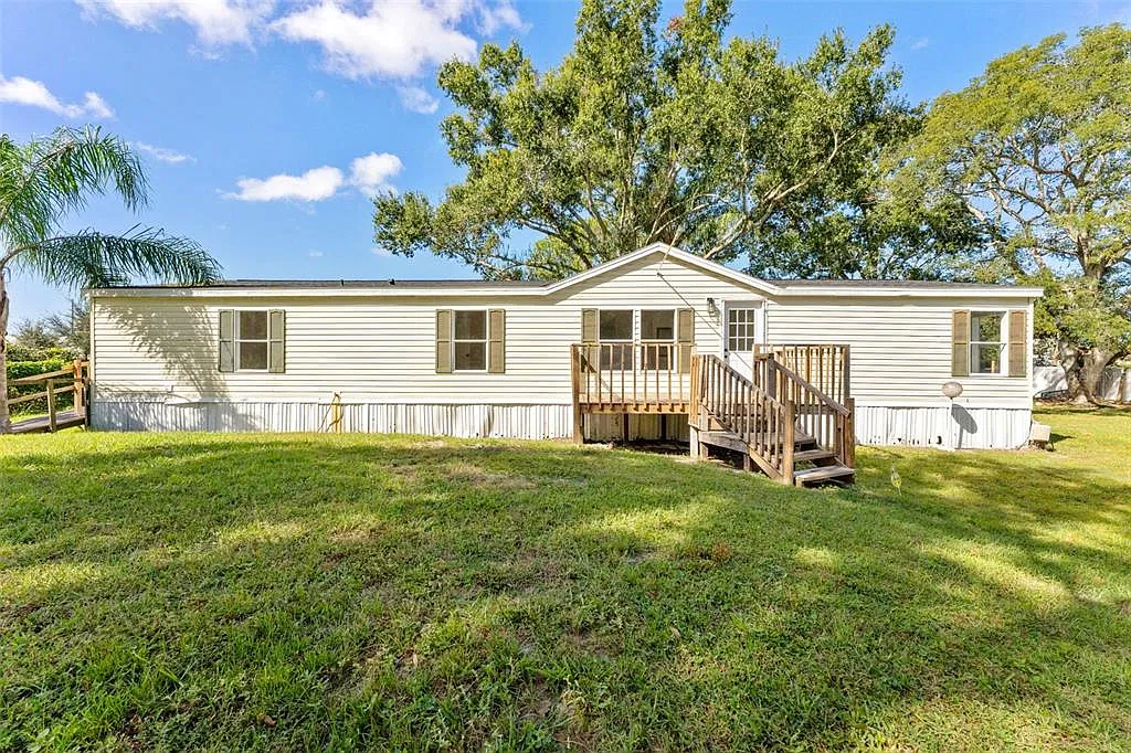 3 bed, 2.0 bath, 1848 sqft, $2,100 — Photo 4