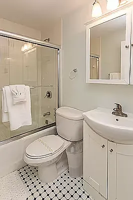 150 W 51st St #2117 — Photo 6