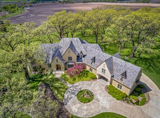 11N198 Russell Rd, Elgin, IL 60124