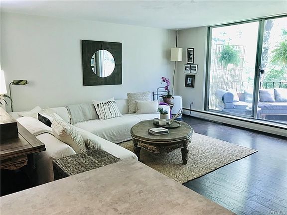 5th image of 23 Park Lane Ct