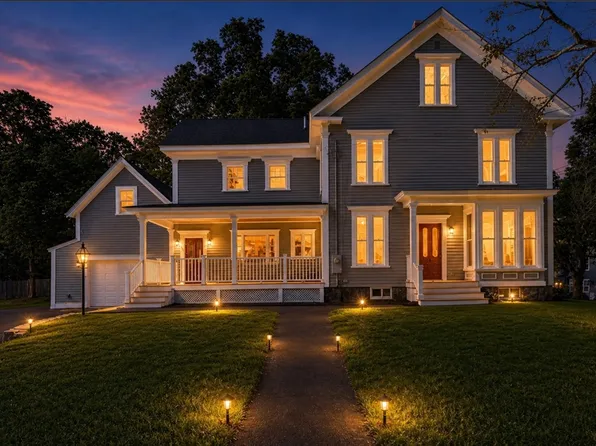 37 School St, Merrimac, MA 01860