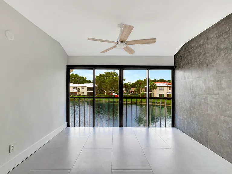 7898 Eastlake Dr #7D — Photo 5