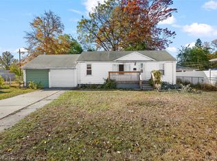 6627 Mayburn St, Dearborn Heights, MI 48127