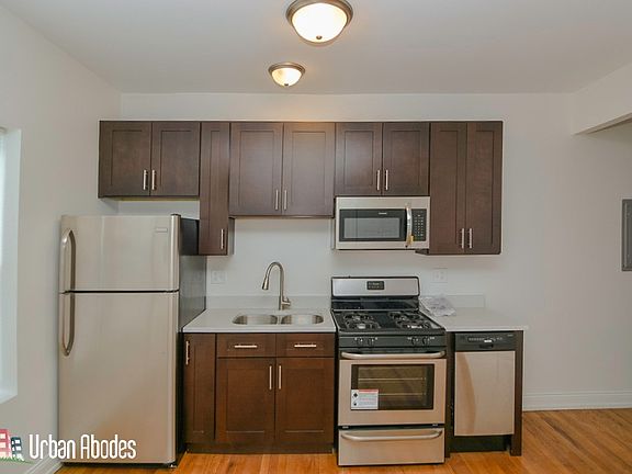 3rd image of 4911 W Cuyler Ave #1