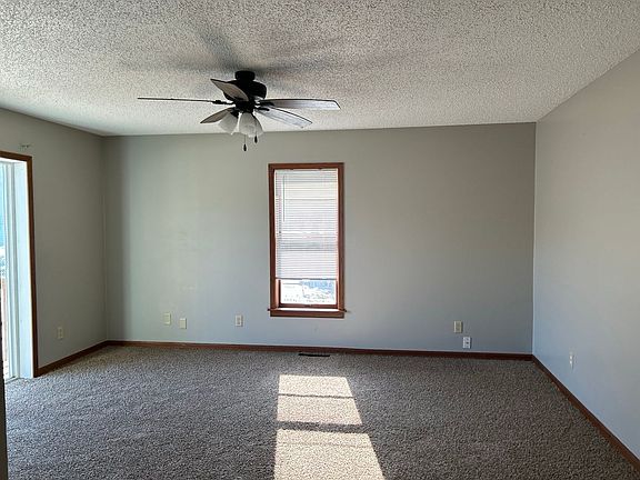 4th image of 901 College St #408