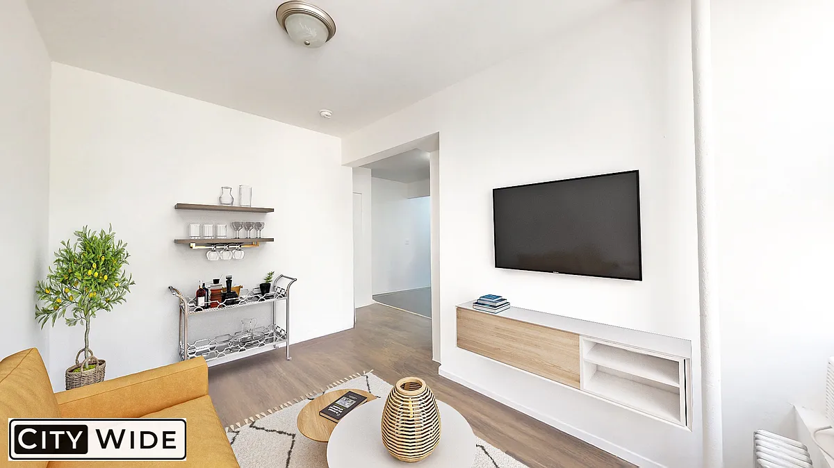 Building Photo - 529 Broome St #5