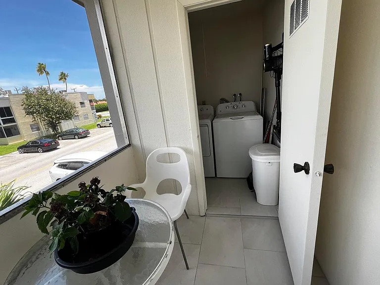 185 Normandy Ln #D — Photo 11