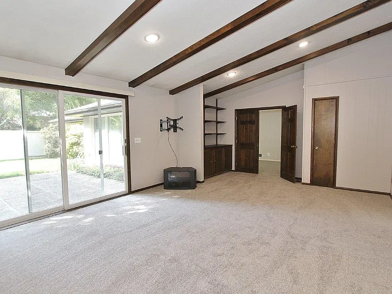 2047 N Blaine Way — Photo 12