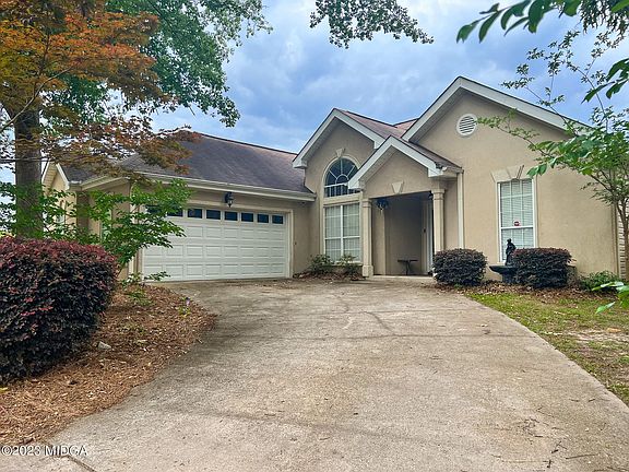 2nd image of 137 Cherren Dale Dr