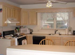 365 Delaware Ave, Roebling, NJ 08554