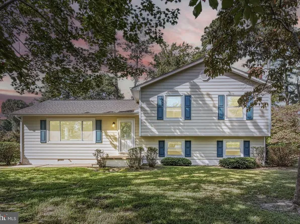 1247 S Glebe Rd, Montross, VA 22520