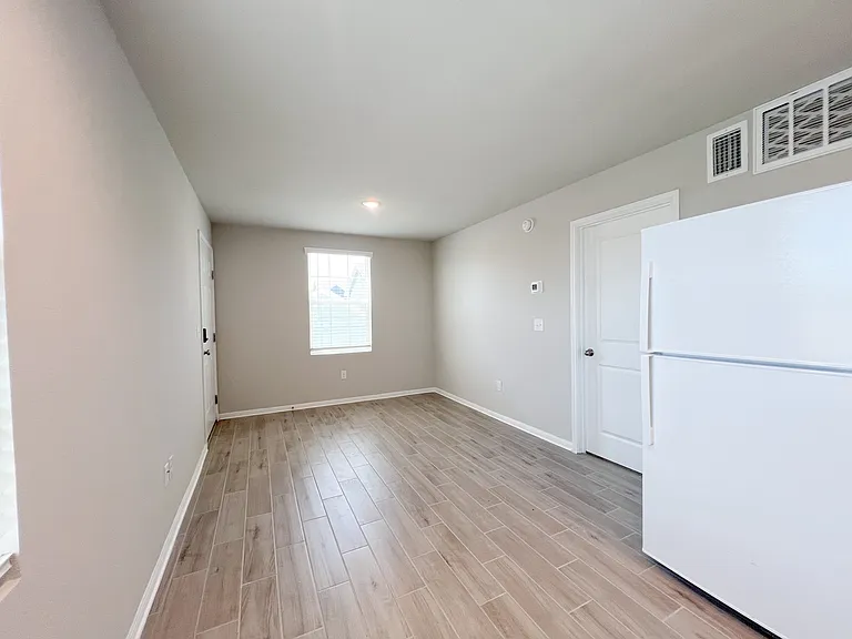 653 Ferrule Dr #B — Photo 6