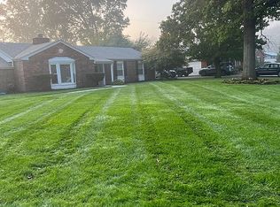 7454 Canterbury Dr, Lambertville, MI 48144