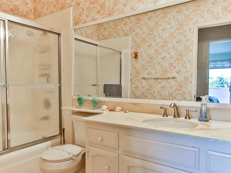 1068 Isabella Ave — Photo 31