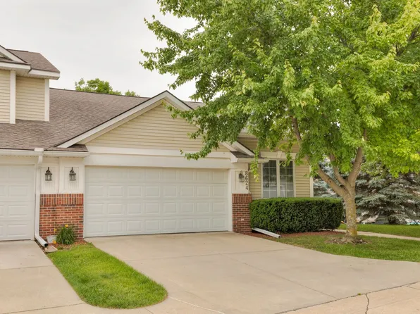 8624 Bromley Pl, Johnston, IA 50131