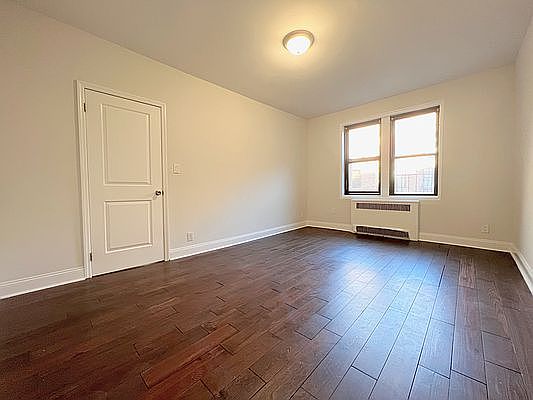 5th image of 245 Hawthorne St