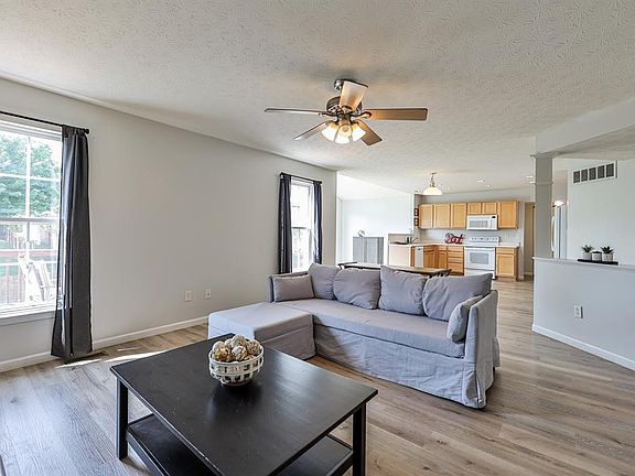 5th image of 3531 King Edward Way