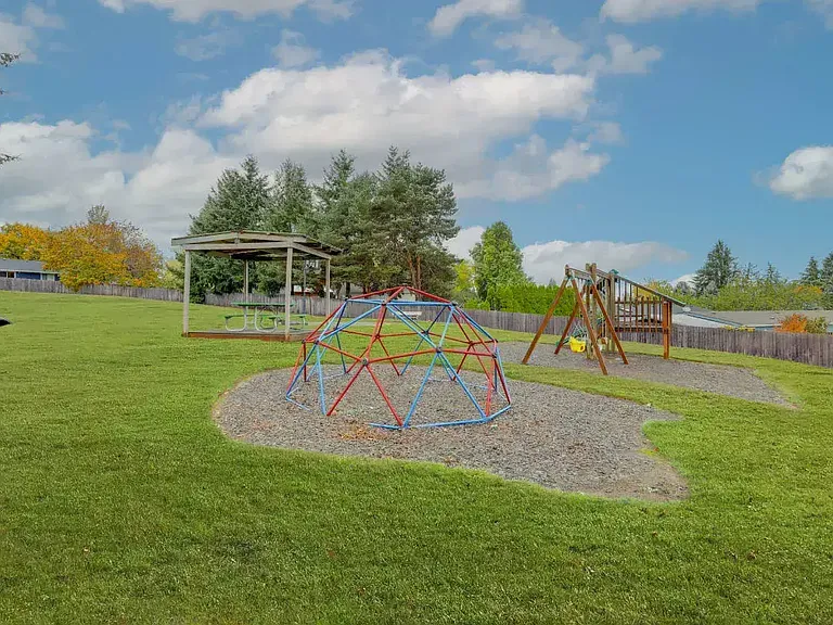 Township Sherwood — Photo 5