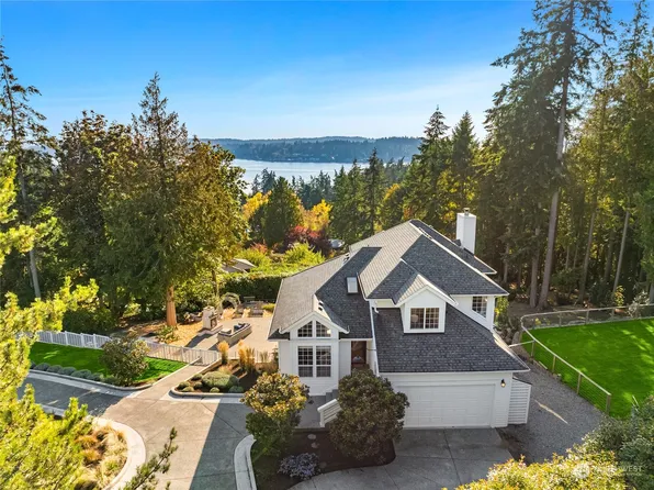 4105 Mattson Place NE, Bainbridge Island, WA 98110