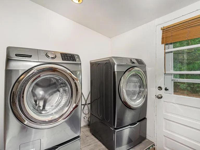 215 Pine Grove Rd — Photo 10
