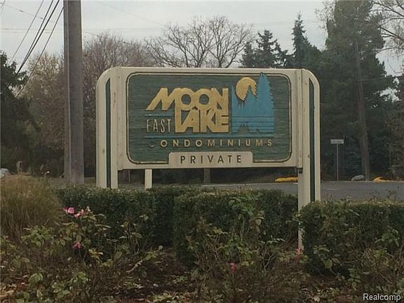 2nd image of 2916 Moon Lake Dr