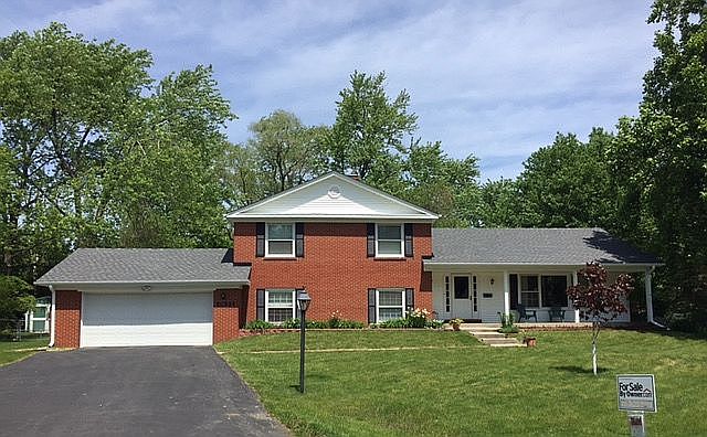 Split Level, brick/vinyl