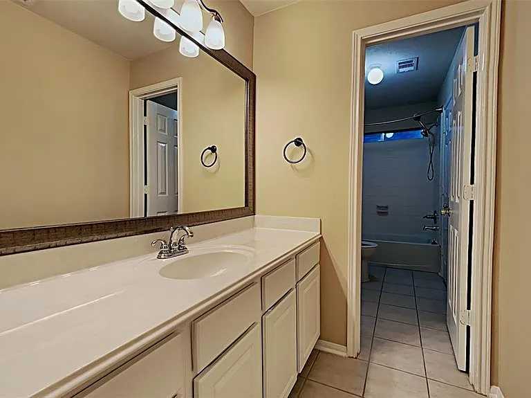 2114 Winding Hollow Dr — Photo 19