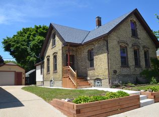 1910 N Wisconsin St, Racine, WI 53402