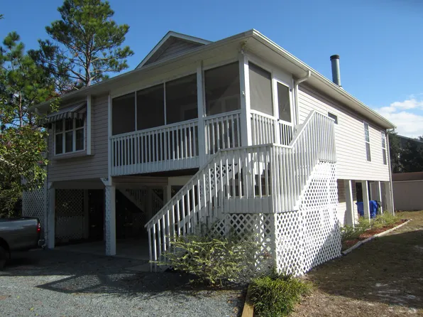 138 NE 35th St, Oak Island, NC 28465