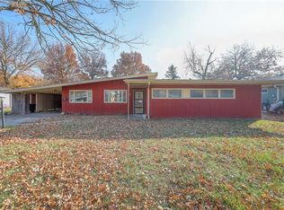 9 Crestview Dr, Paola, KS 66071