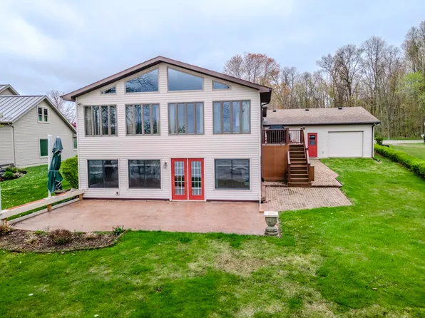 1064 Bayview Dr, Coldwater, MI 49036
